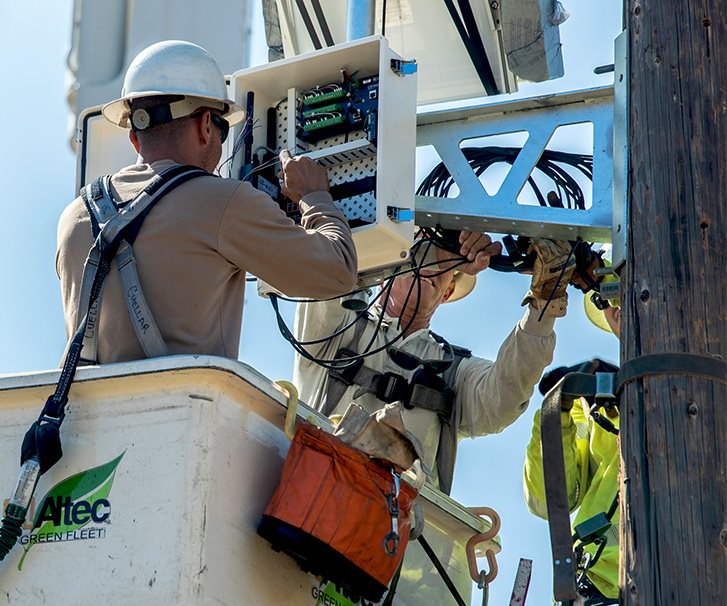 SCE Maintenance Crew