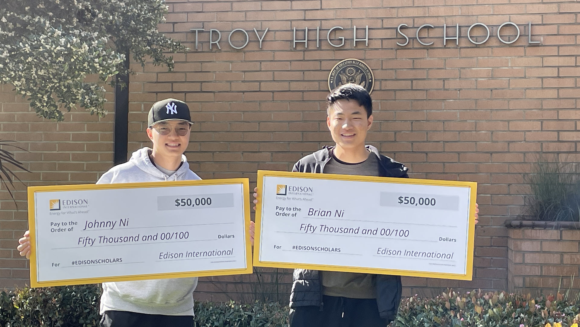 Edison scholars receive scholarship funds